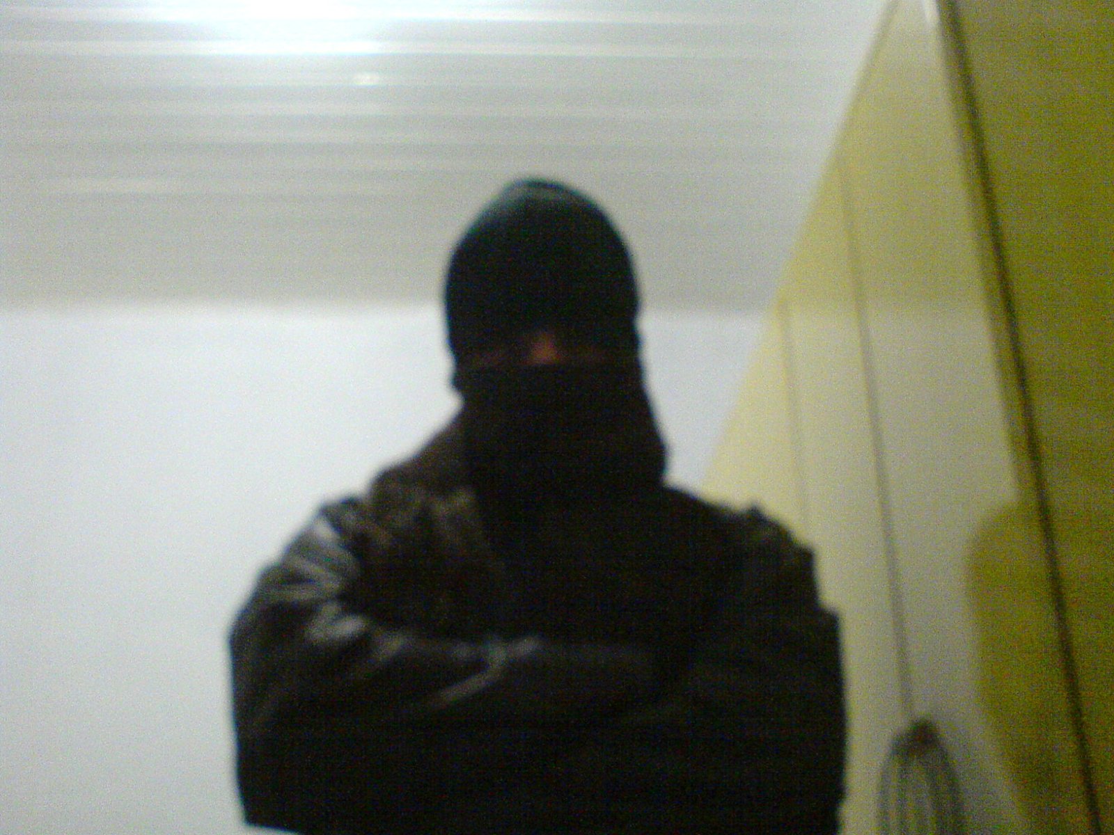 Foto Corpo com Rosto Coberto